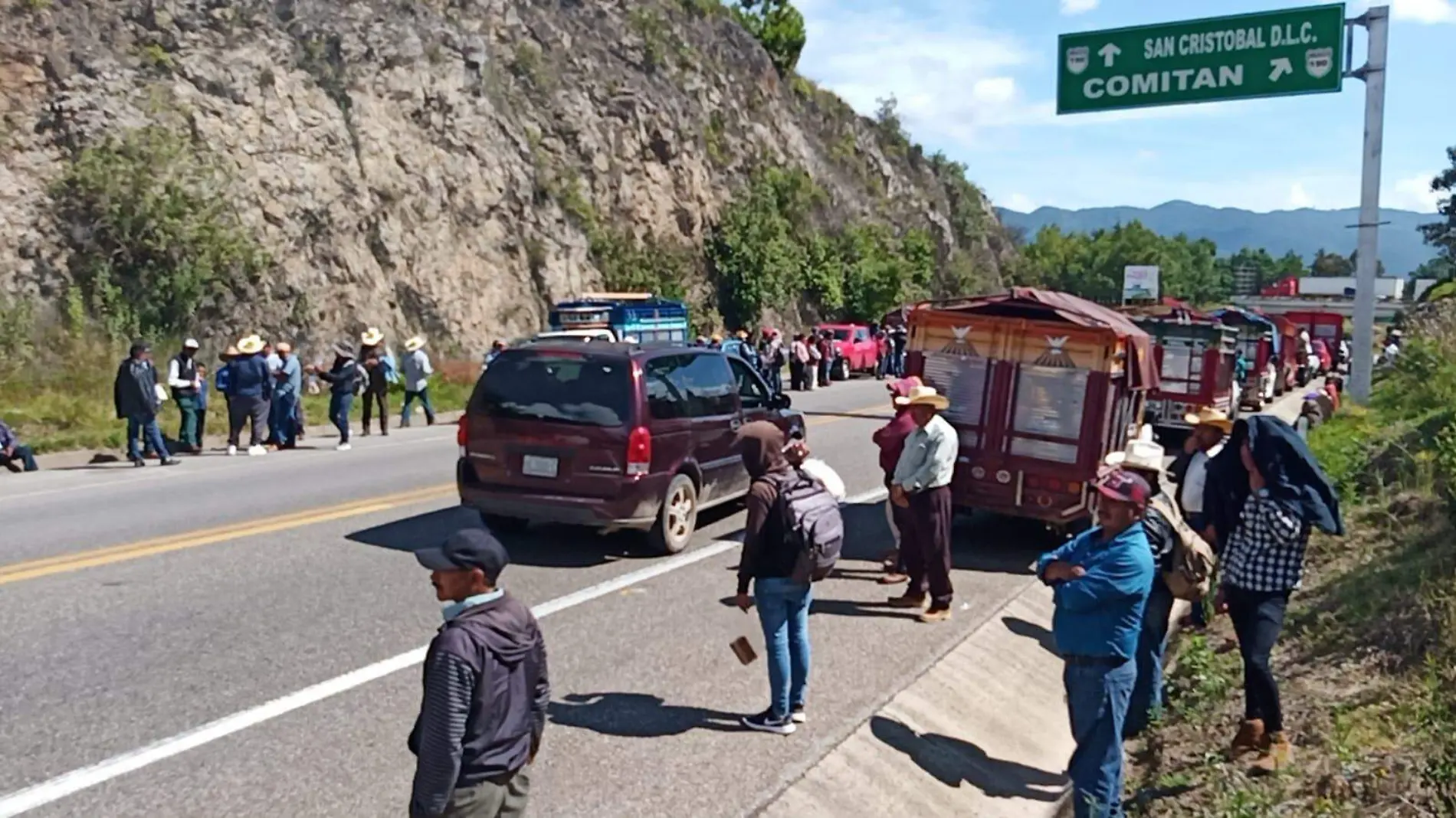 manifestantes realizan bloqueos en chiapas 2